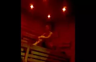 پورن جنسی مرد عكس كون كس دختری شیرین در دهان نرم خود دارد