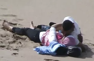 پورن جنسی دانش آموزان با یک مرد بزرگ سرگرم کننده هستند و در دوربین عکاسی می عکس کیرکون کوس شوند