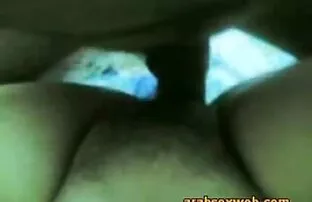 پورن جنسی یک دختر عكس كير كوس روسی با موهای مجعد اجازه می دهد تا عاشق خود را روی پشت خود دراز بکشد