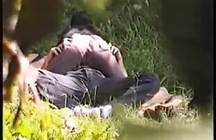 پورن جنسی یک مدل پوستی تیره از زیر لباس زیر خود جدا عکس کوس وکون ناز شده و کلاه را نشان می دهد